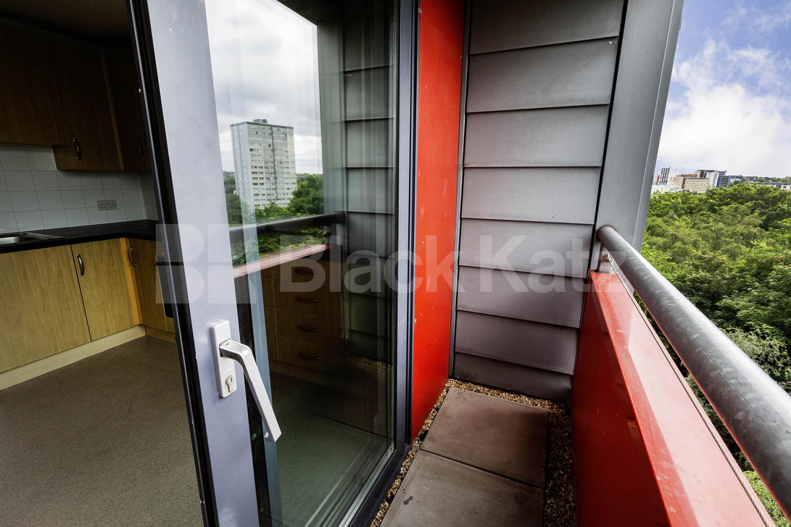 locate din a new build in the heart of Highbury close to Arsenal Station  Drayton Park, Highbury 